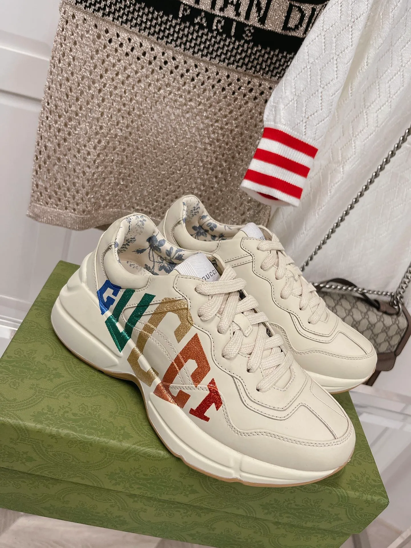 👟👟Ex-factory price 480👟👟 Women's shoes, women's clothing, upgraded version 2022 Gucci Gucci top version couples' dad shoes series is new! 🖤 ⚠GG couple’s dad shoes have been popular in recent years; new colors are updated constantly; Gucci has updated new colors in 2022, and our home and counters have new ones at the same time. This classic dad shoe has celebrities and Internet celebrities Anchors and others are sure to plant grass and call ❤ Classic fashion style, distressed leather surface, 5D drawing printing; mixed surface splicing colors, etc... Original customization (off-white eco-friendly cowhide, first layer of cowhide inside), original outsole... Shiny colorful drawings embellish the sides of the shoe body, old color rubbing, package production technology, 1:1 creation / only to make the best shoes. Size: Women’s 35-45